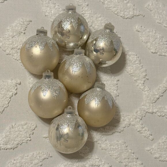 7 Vintage Shiny Brite Snow Cap Glass Christmas Ornaments Plastic Cap USA Mixed - Picture 2 of 14